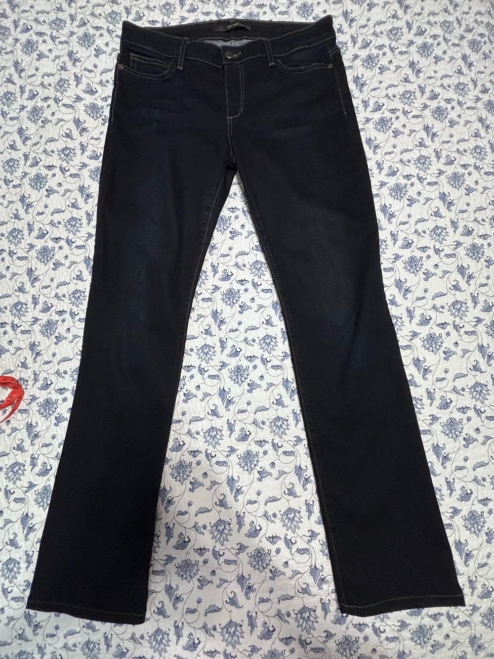 Joe’s Jeans Slim Fit Mini Boot Cut Dark Indigo denim size W 31 with inseam 31.5”